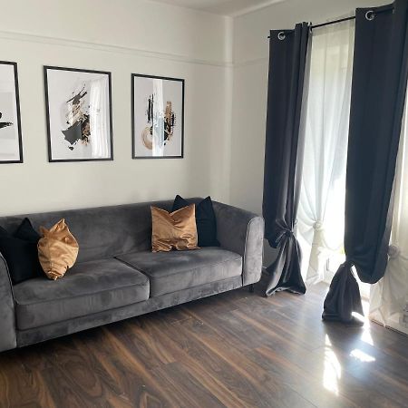 Lovely 2Bedroom 4Mins From Wimbledon Station Лондон Екстериор снимка