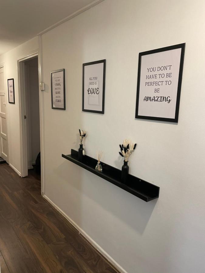 Lovely 2Bedroom 4Mins From Wimbledon Station Лондон Екстериор снимка