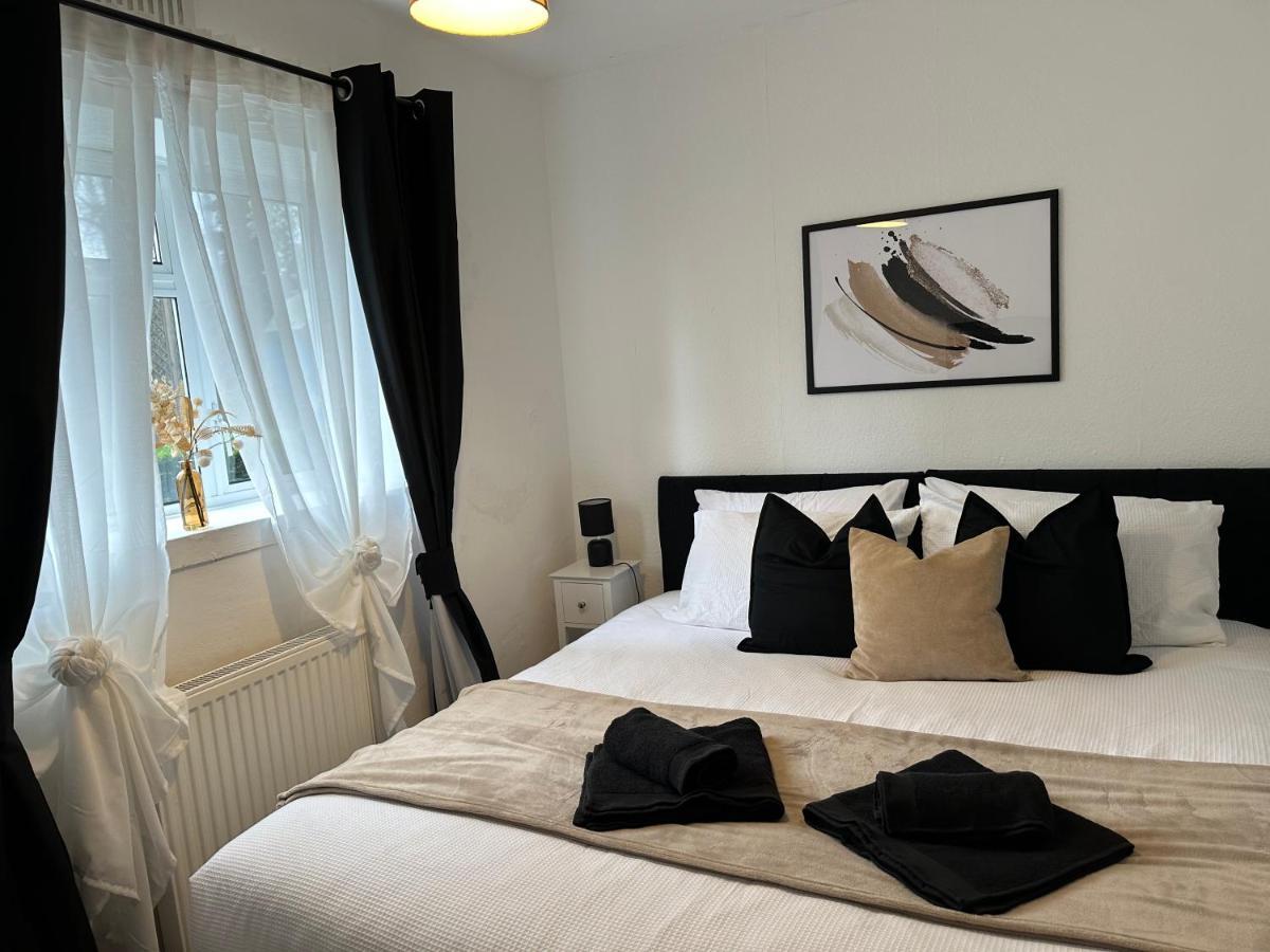 Lovely 2Bedroom 4Mins From Wimbledon Station Лондон Екстериор снимка