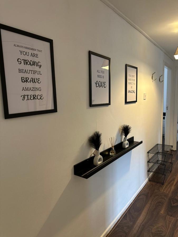 Lovely 2Bedroom 4Mins From Wimbledon Station Лондон Екстериор снимка