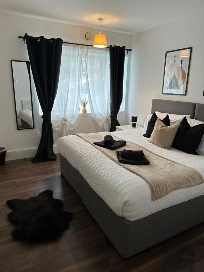Lovely 2Bedroom 4Mins From Wimbledon Station Лондон Екстериор снимка