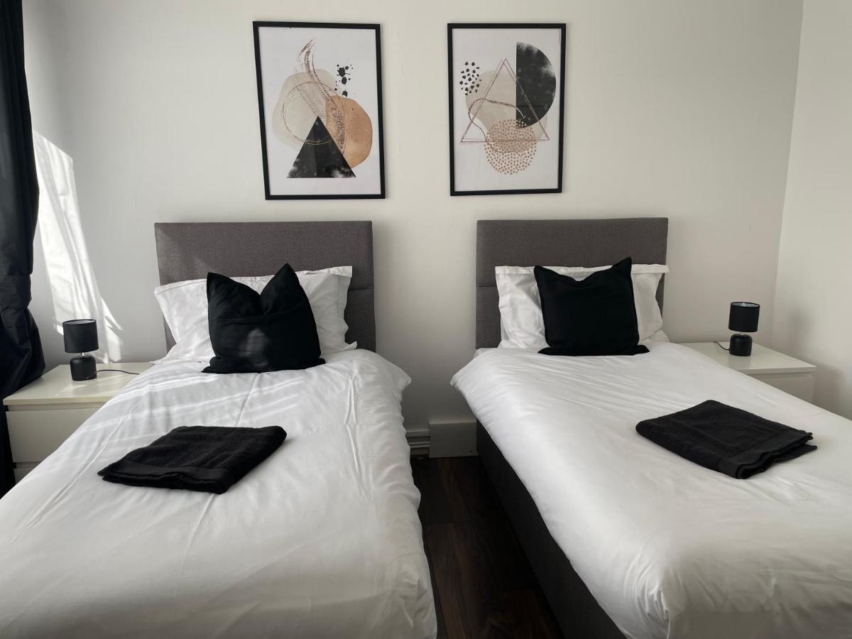 Lovely 2Bedroom 4Mins From Wimbledon Station Лондон Екстериор снимка